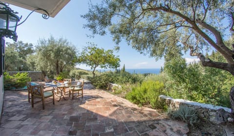 House, Smoking | 2 bedrooms, Internet