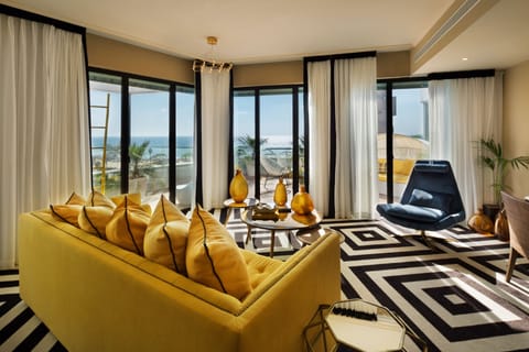 Penthouse, Hot Tub, Partial Sea View (Studio) | Egyptian cotton sheets, premium bedding, in-room safe