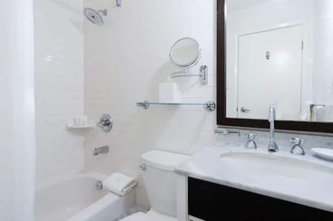 Combined shower/tub, eco-friendly toiletries, hair dryer, towels