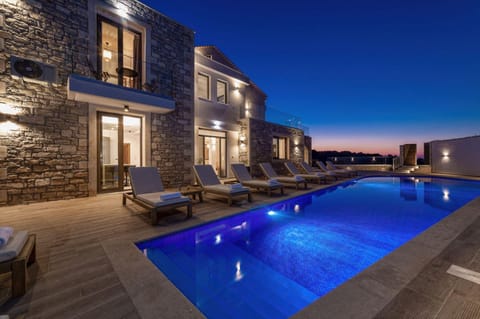 House | 7 bedrooms