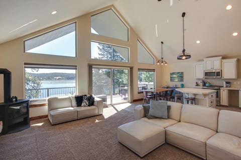 House (5 Bedrooms) | Interior