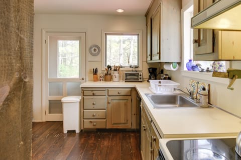 House (6 Bedrooms) | Interior