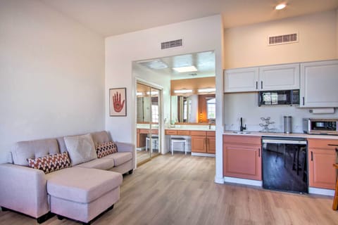 Apartment (0 Bedroom) | Interior