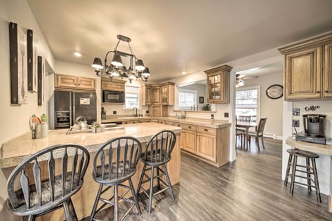 House (4 Bedrooms) | Interior