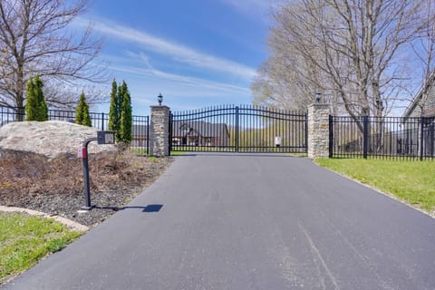 House (6 Bedrooms) | Interior