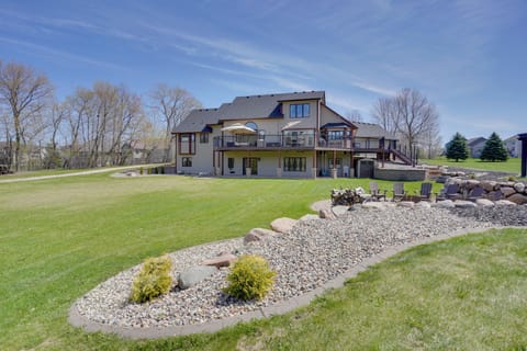 House (6 Bedrooms) | Interior