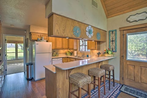 House (4 Bedrooms) | Private kitchen | Microwave, oven, stovetop, dishwasher