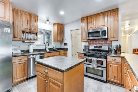 House (4 Bedrooms) | Interior