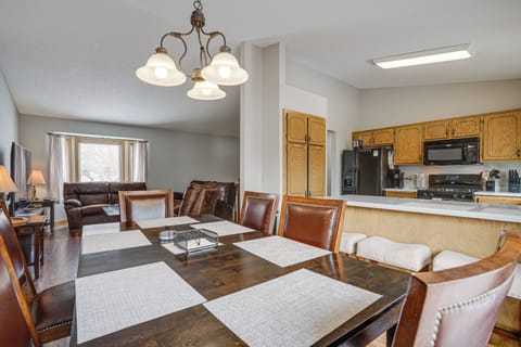 House (5 Bedrooms) | Interior