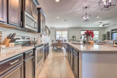 House (5 Bedrooms) | Interior