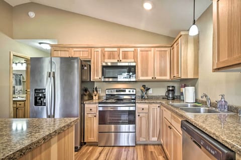 House (2 Bedrooms) | Interior