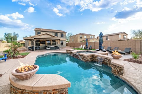 House (5 Bedrooms) | Front of property