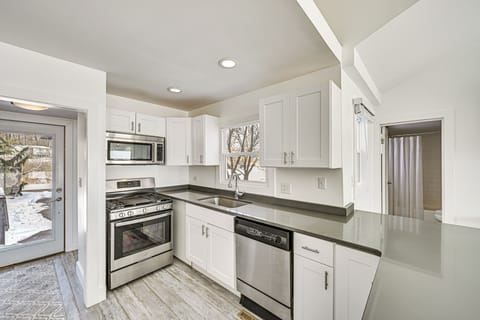 House (4 Bedrooms) | Interior