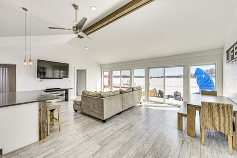 House (4 Bedrooms) | Interior