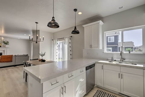 House (4 Bedrooms) | Interior