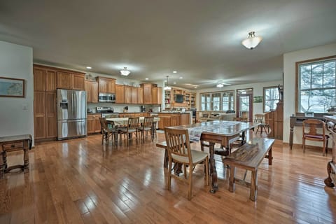 House (5 Bedrooms) | Interior