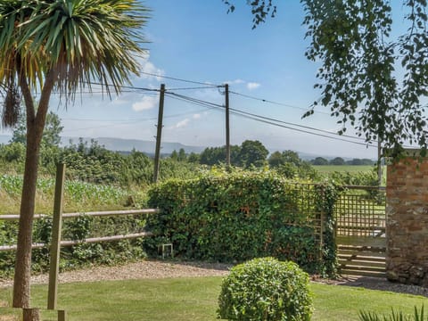 Cottage | Property grounds