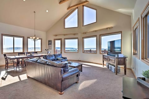 House (4 Bedrooms) | Front of property