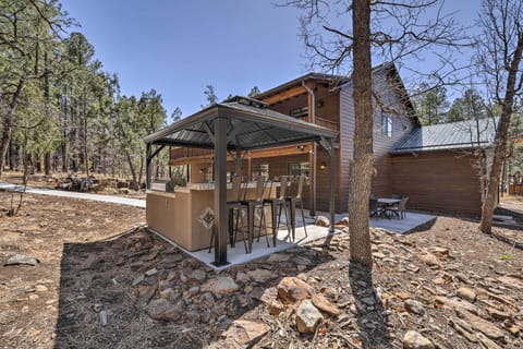House (5 Bedrooms) | Interior