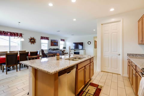 House (4 Bedrooms) | Interior