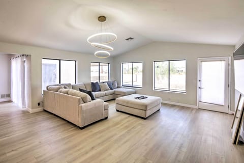 House (5 Bedrooms) | Interior