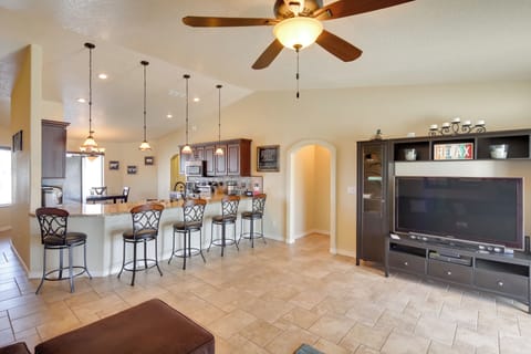 House (3 Bedrooms) | Interior