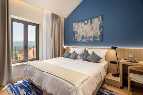 Junior Suite | Premium bedding, memory foam beds, minibar, in-room safe