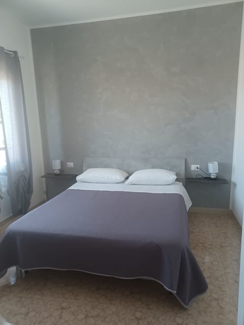 Iron/ironing board, free WiFi