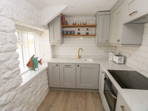 Fridge, dishwasher, electric kettle, toaster