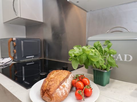 Fridge, dishwasher, electric kettle, toaster