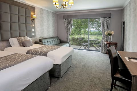 Superior Single Room, 2 Twin Beds, Non Smoking | Desk, laptop workspace, blackout drapes, iron/ironing board