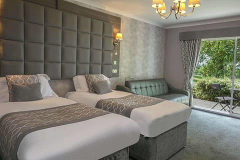 Superior Single Room, 2 Twin Beds, Non Smoking | Desk, laptop workspace, blackout drapes, iron/ironing board