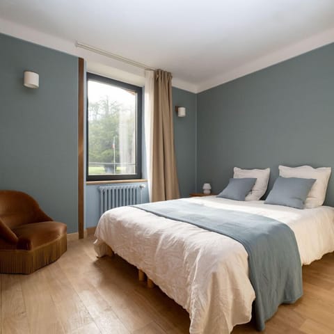 Chambre Signature 2 Double ou avec lits jumeaux, vue colline | Individually decorated, individually furnished, laptop workspace