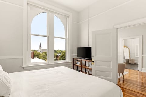 Romantic Suite | 1 bedroom, premium bedding, memory foam beds, free WiFi