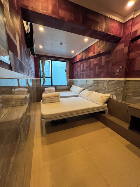 Family Quadruple Room | Free WiFi, bed sheets