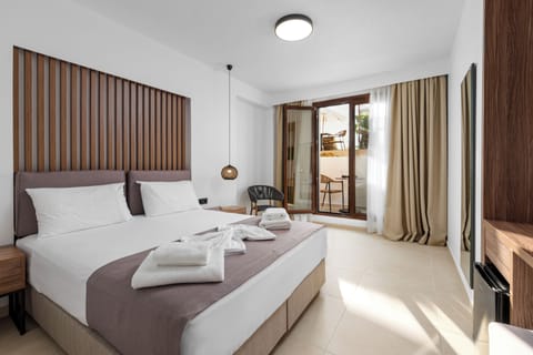 Economy Double Room | Premium bedding, pillowtop beds, in-room safe, soundproofing