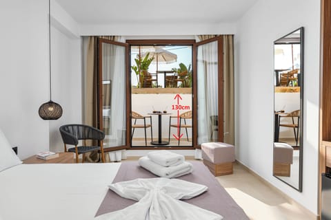 Economy Double Room | Premium bedding, pillowtop beds, in-room safe, soundproofing