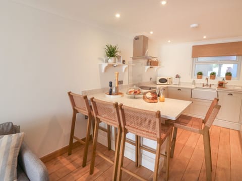 Fridge, dishwasher, electric kettle, toaster