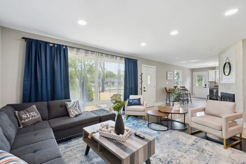 House, 3 Bedrooms | Living area | Smart TV, streaming services