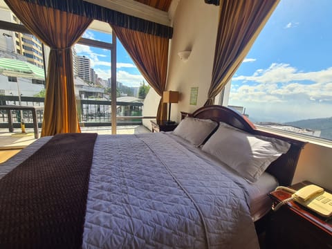 Executive Room | 1 bedroom, premium bedding, WiFi (free), bed sheets
