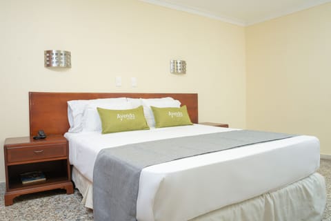 Double Room | Desk, WiFi (free), bed sheets