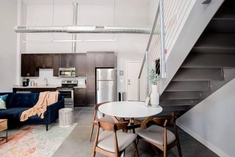 Apartment, 2 Bedrooms | Private kitchen | Fridge, microwave, oven, stovetop