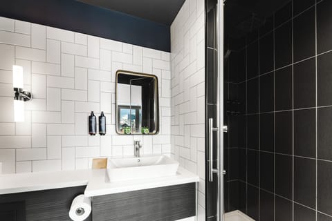 Classic Double Room | Bathroom | Hair dryer