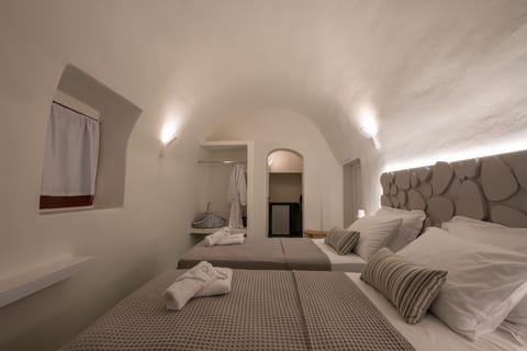 Deluxe Studio, Multiple Beds | Memory foam beds, individually decorated, individually furnished