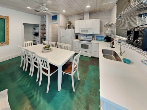 House (4 Bedrooms) | Property amenity