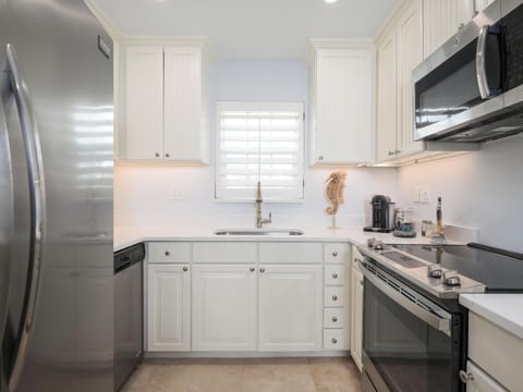 Condo (2 Bedrooms) | Property amenity