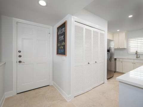 Condo (2 Bedrooms) | Property amenity