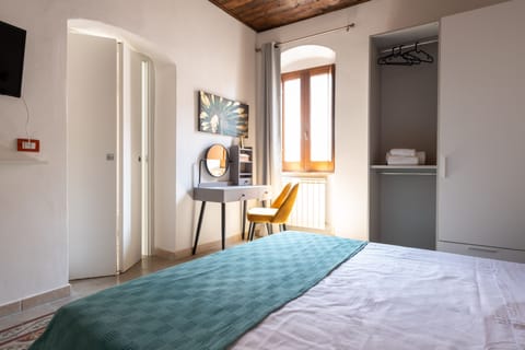 Classic Room | Individually decorated, desk, laptop workspace, blackout drapes