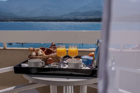 Duplex, Sea View | Minibar, in-room safe, desk, soundproofing