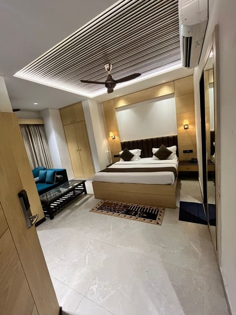 Executive Room | Egyptian cotton sheets, premium bedding, pillowtop beds, in-room safe
